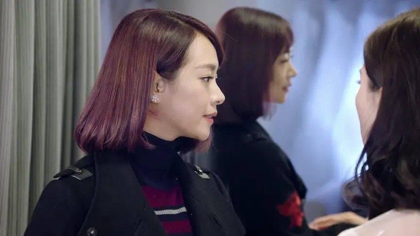 甜美奥莉吃甜点